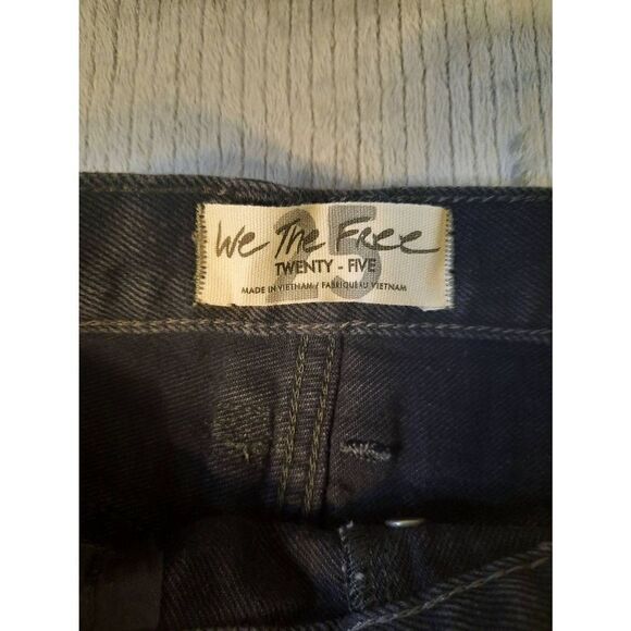 NWT Free People We The Free size 25 Black Denim Cut Off Shorts - Picture 2 of 5
